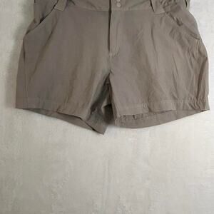 Columbia PFG khaki hiking shorts Size 14